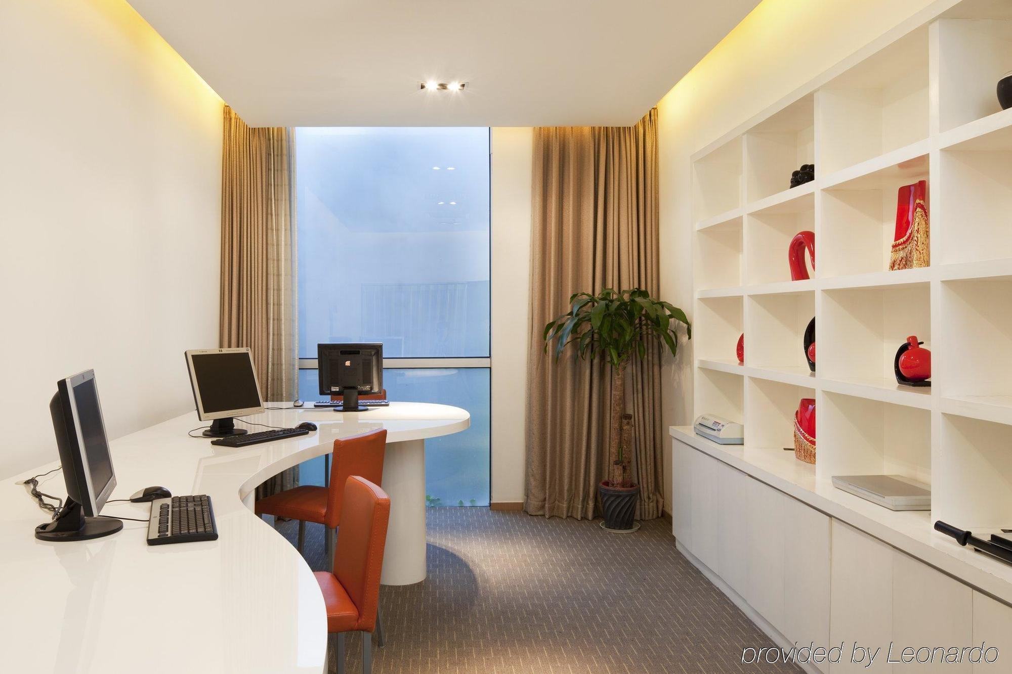 Express Meilong Hotel 3*