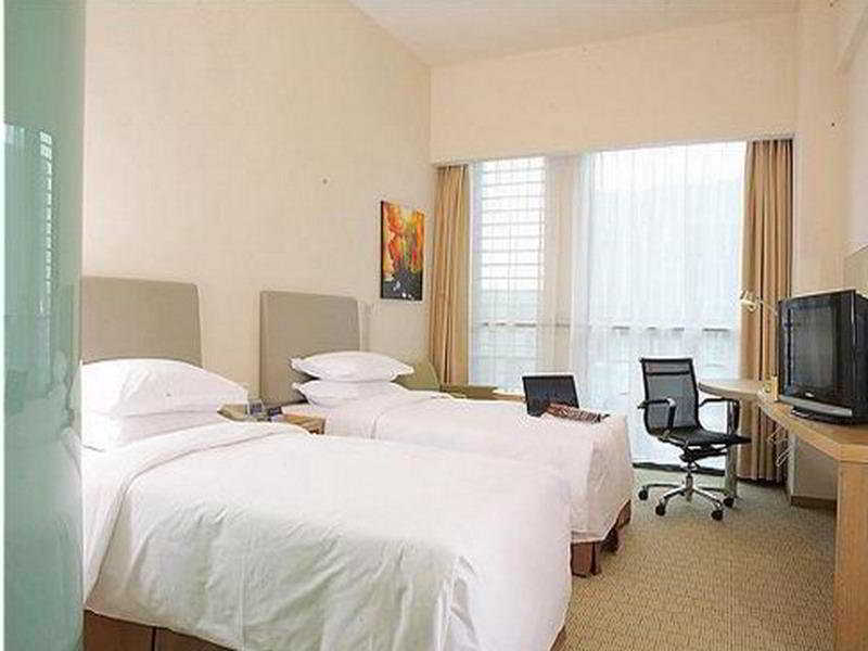 Express Meilong Hotel 3*