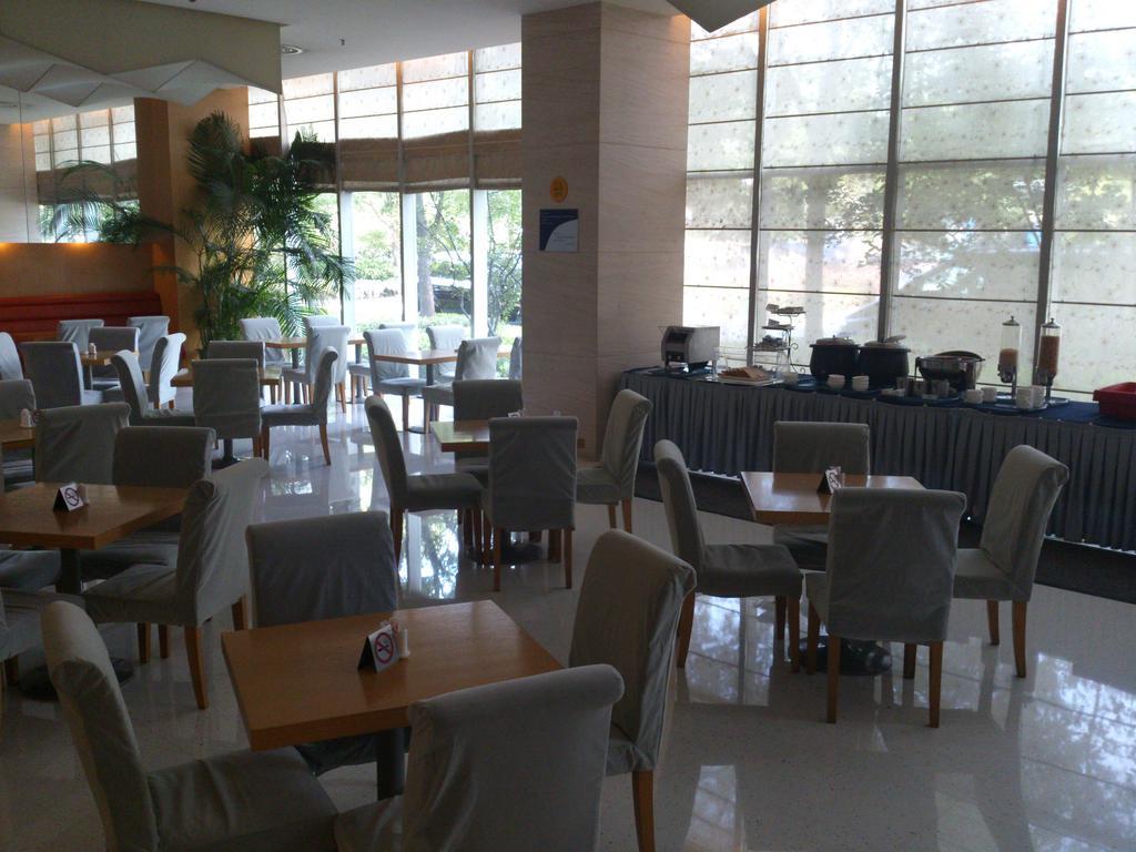Express Meilong Hotel